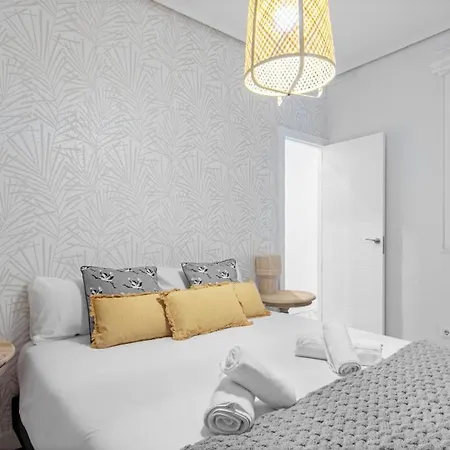 4 Bedrooms 2 Bathrooms Furnished - Salamanca - Refurbished - Mintystay Madrid Exterior photo
