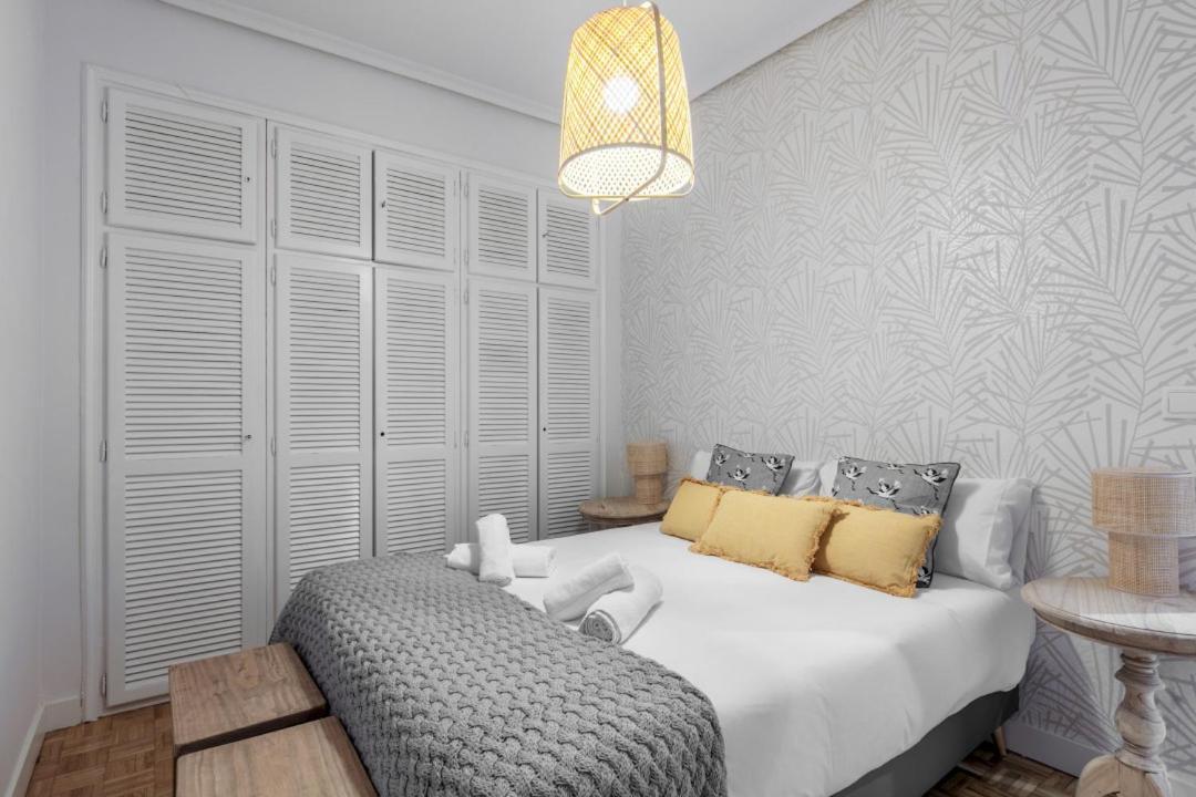 4 Bedrooms 2 Bathrooms Furnished - Salamanca - Refurbished - Mintystay Apartamento